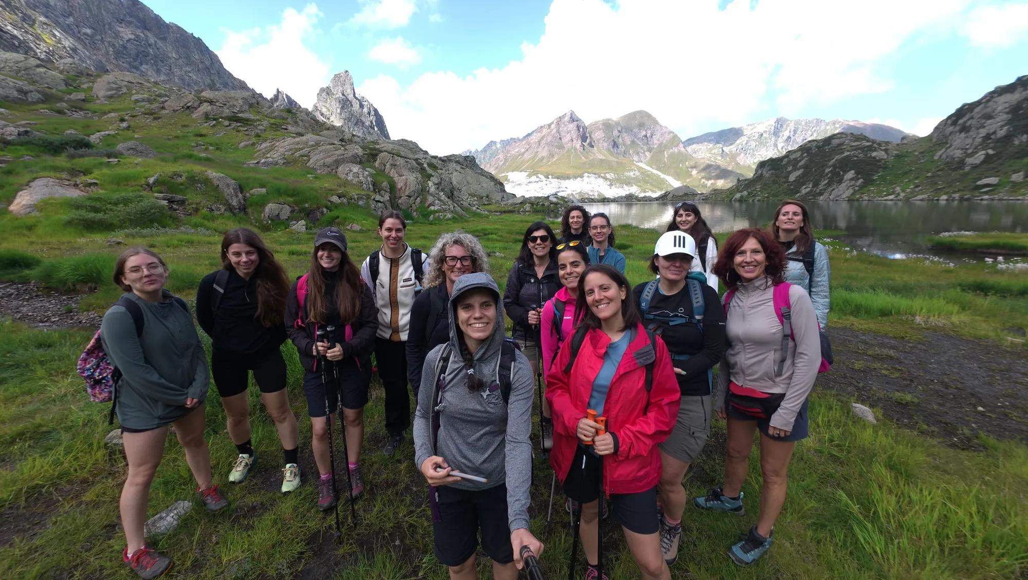 Il gruppo Alpine Sisters al Lago di Leit